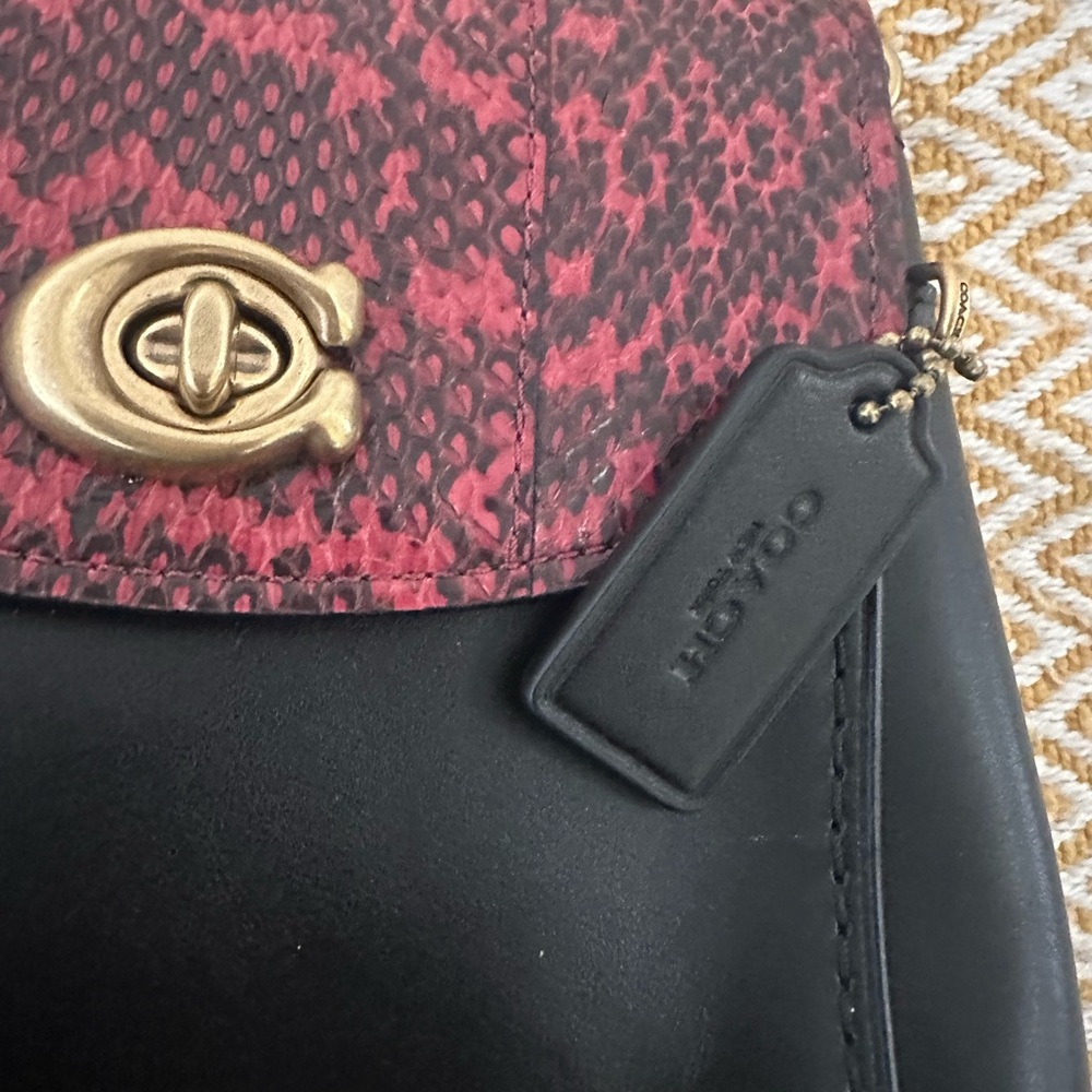 Elegant Black and Red Women's Bag - Picture 5 of 6